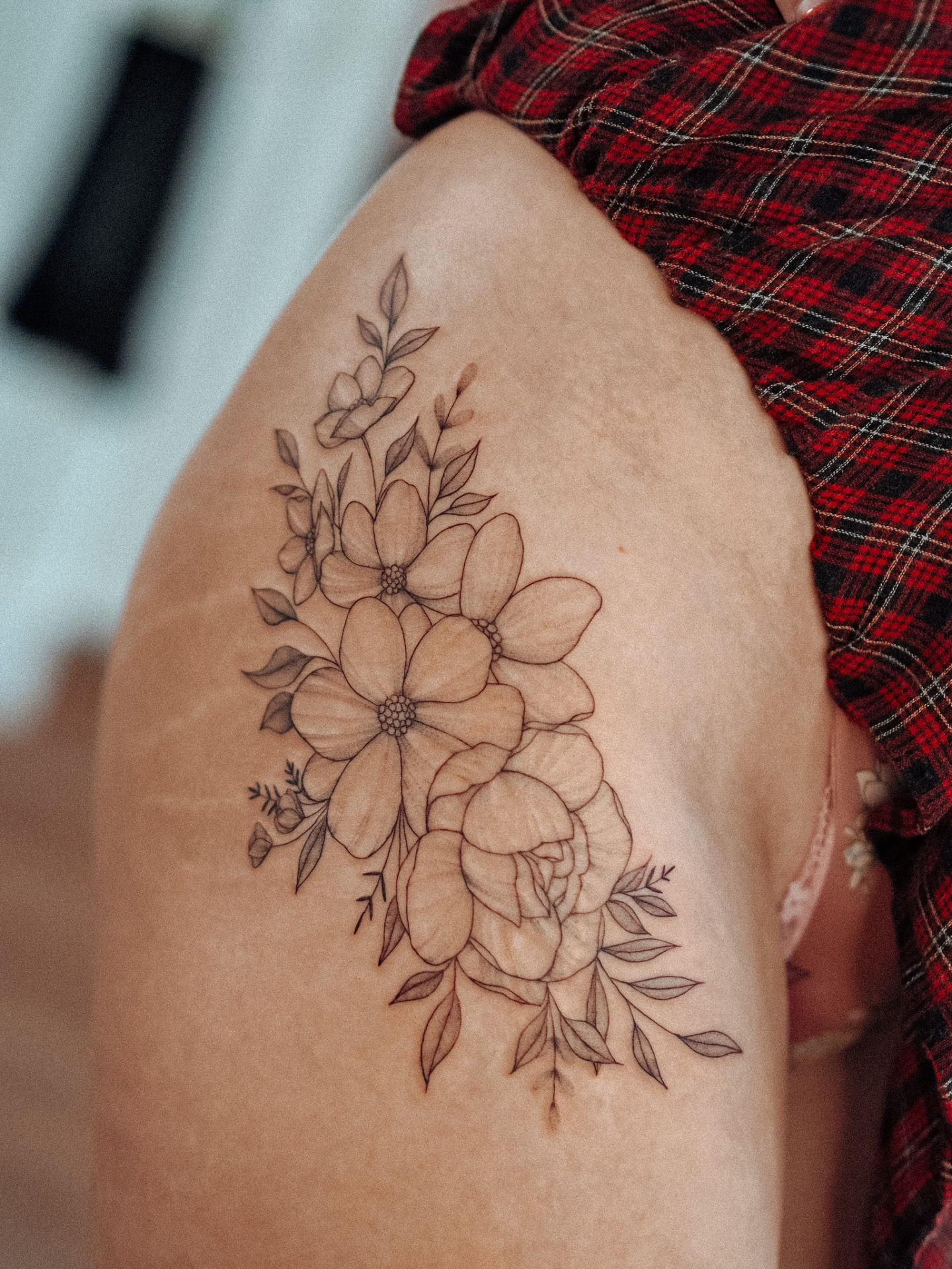 Big flowers fineline tattoo