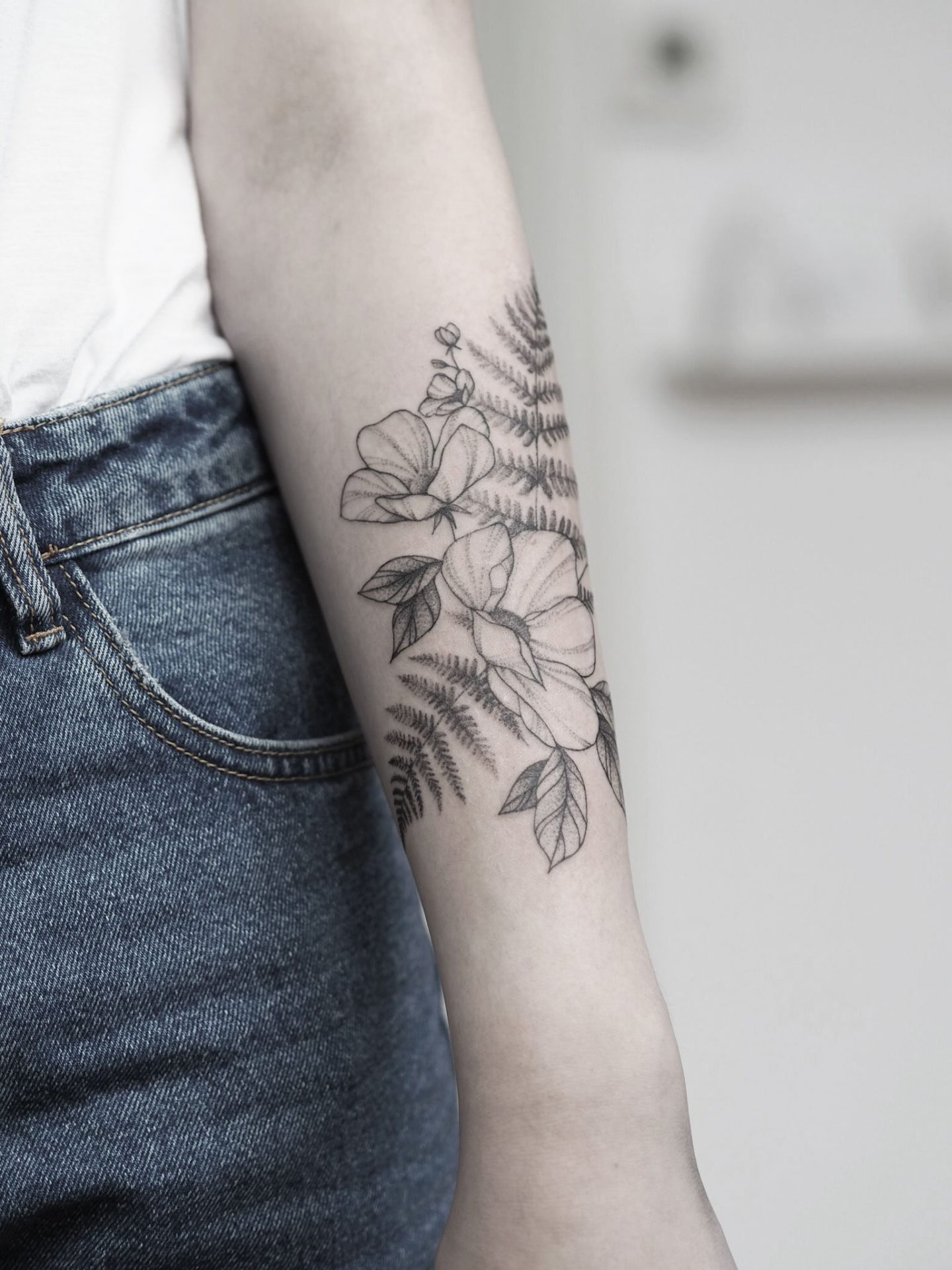 floral fern fineline singleneedle tattoo by Alina BUNAMI INK