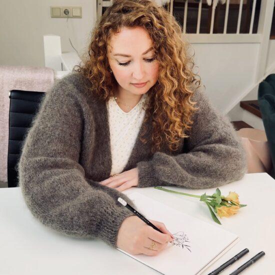 Alina BUNAMI INK – Drawing a Wanna Do Tattoo Design in Amsterdam